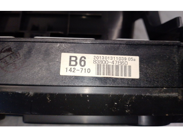 Přístrojová deska Toyota Prius (XW30) 2013 8380047B60, 8384147390