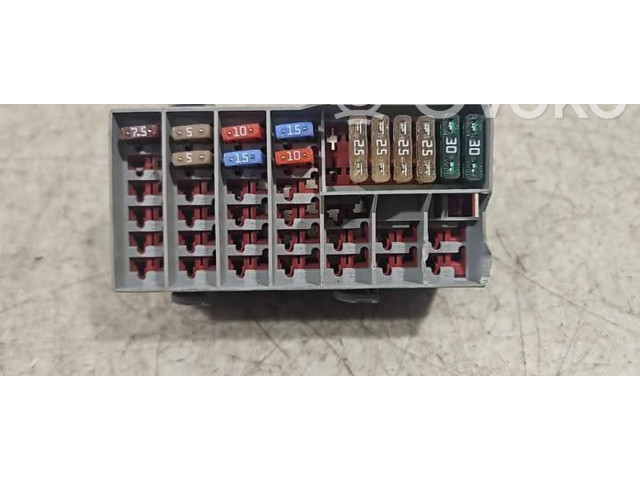 Блок предохранителей  8637669   Volvo XC90    