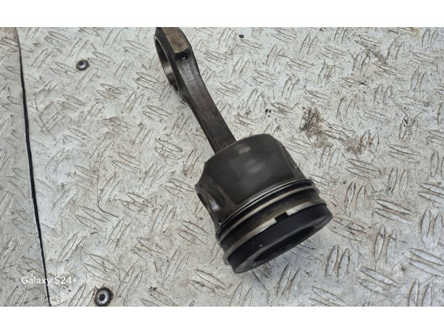 Поршень с шатуном 19N4, 897 Mitsubishi Outlander