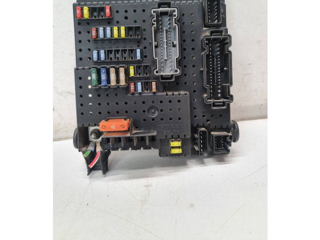Блок предохранителей 30728512, 28017881   Volvo V70    