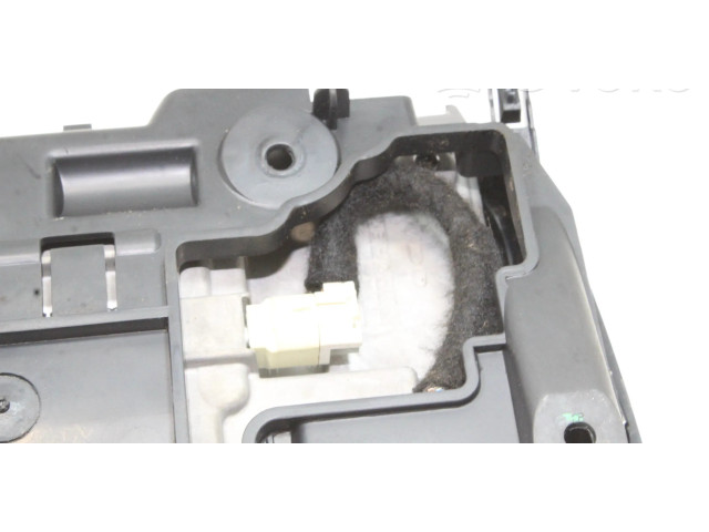 Дисплей       Peugeot 2008 I