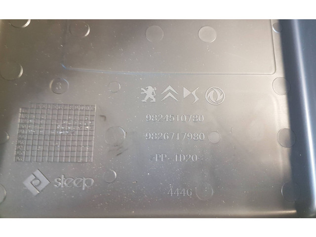 Блок предохранителей 9824510780, 9826717980 Peugeot 2008 II