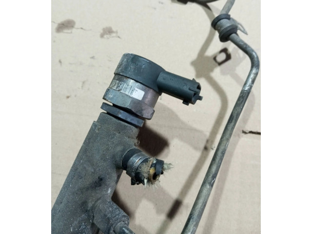 Топливная рампа 30757146, 010653L2   Volvo V70  