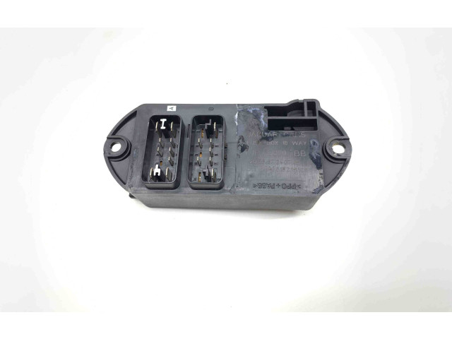 Блок предохранителей 518216106, LJB2800BB   Jaguar XK8 - XKR    