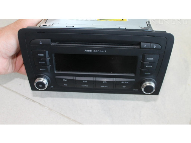 Радио/ проигрыватель CD/DVD / навигация