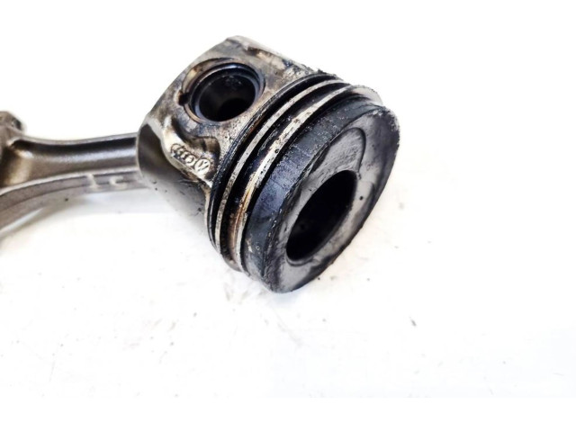  Поршень с шатуном    Skoda Octavia Mk2 (1Z)  