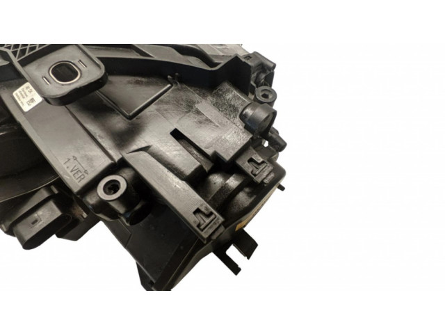 Передняя фара