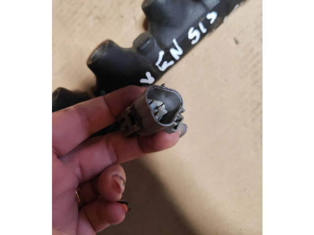 Vstřikovací lišta 8945812010   Toyota Avensis T220     