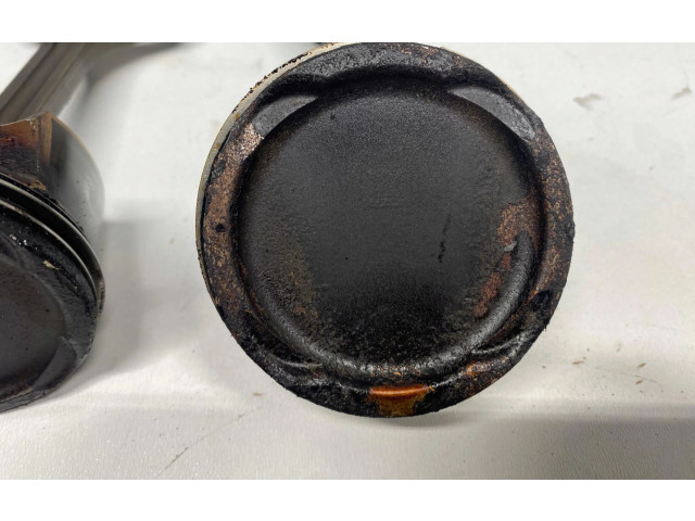 Píst G4LC KIA Venga