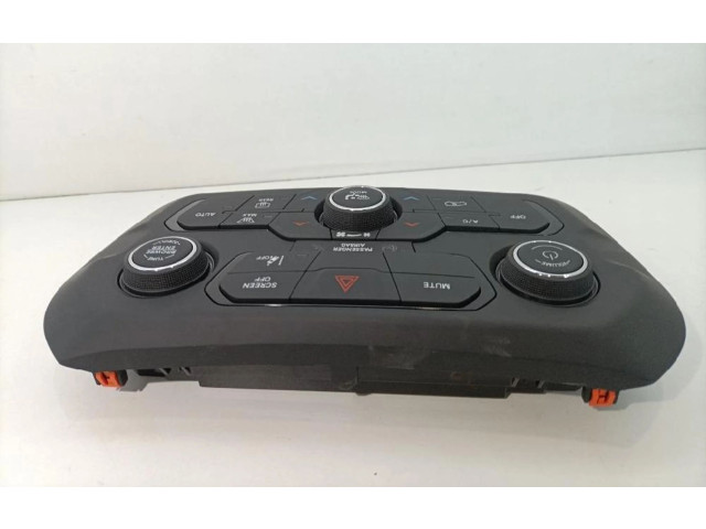 Блок управления климат-контролем 735693929, 07357797270 Jeep Renegade