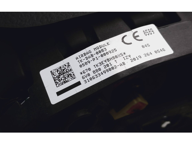 Подушка безопасности водителя 6v0880201t   Skoda Octavia Mk3 (5E)