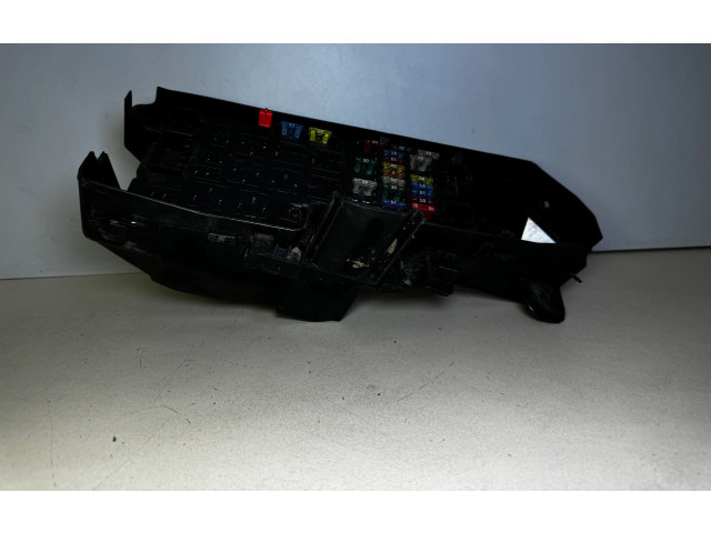 Блок предохранителей 9452993, 518322110 Volvo S60