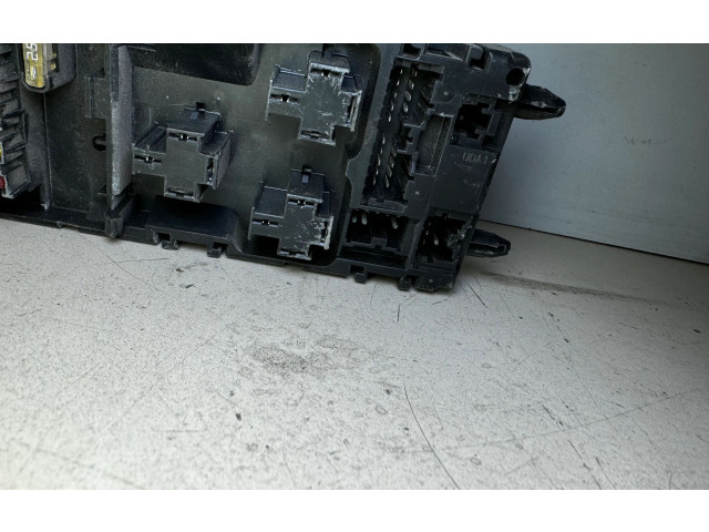 Блок предохранителей MB953355, 0G040104   Mitsubishi Carisma    