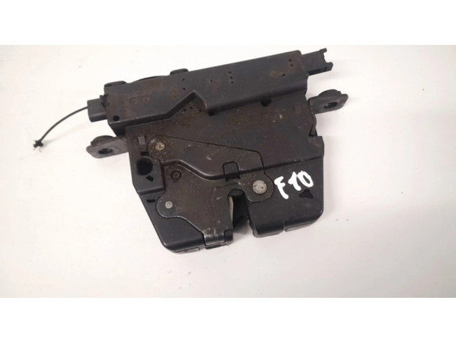 Замок задней крышки