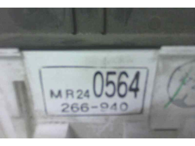 Спидометр (приборный щиток) MR240564, 266940 Mitsubishi Space Wagon