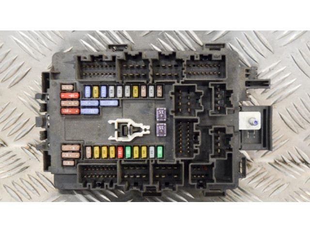 Pojistková skříňka 109440900E Tela Model S 2017