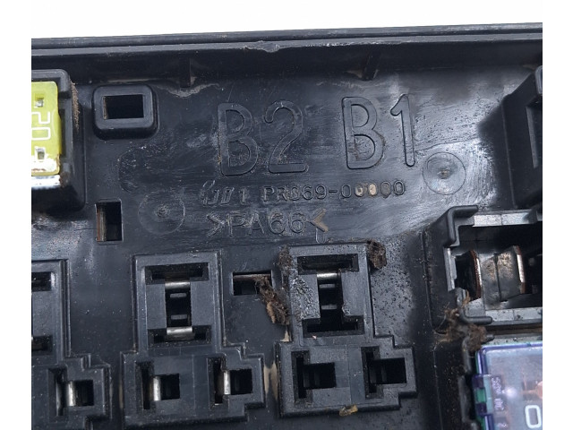 Блок предохранителей PR06900000, PR869-00000 Mitsubishi L200