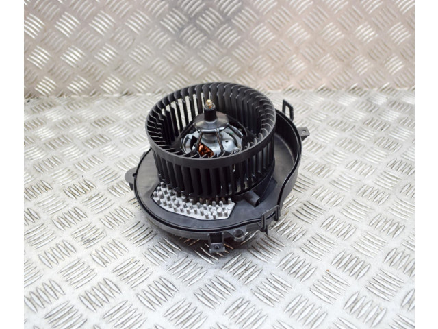 Вентилятор печки    5WA907521, 5WC819021A   Audi Q3 F3