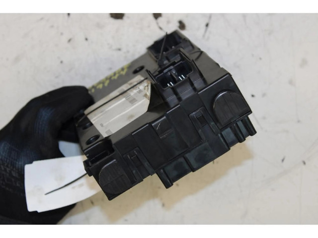 Блок предохранителей Jeep Renegade