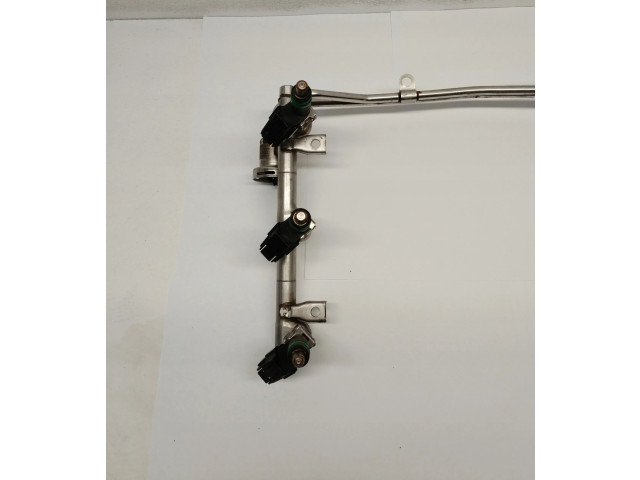 Топливная рампа 06C133681J Audi A6 S6 C5 4B