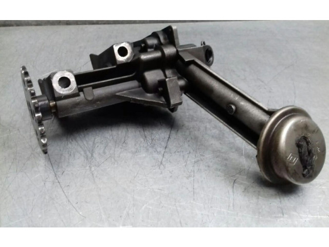 Масляный насос   7700600532  Nissan Micra 