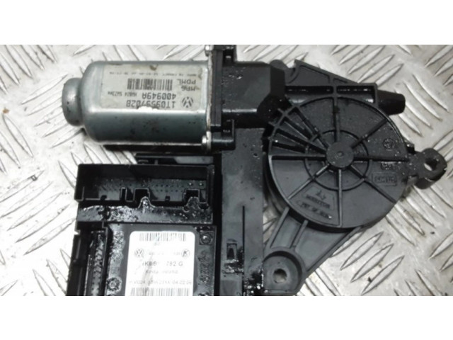 Передний двигатель механизма для подъема окон