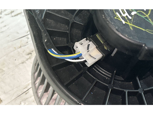 Вентилятор печки Mitsubishi L200