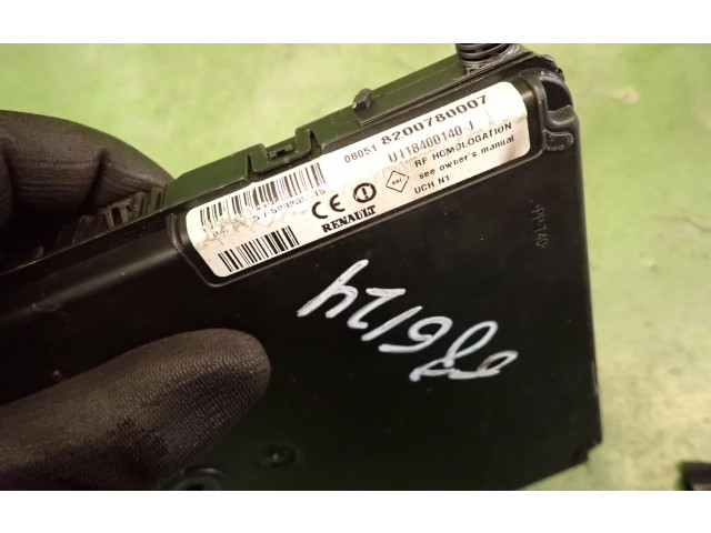 Pojistková skříňka Řídící jednotka BSM 8200780007 Renault Megane II 2008