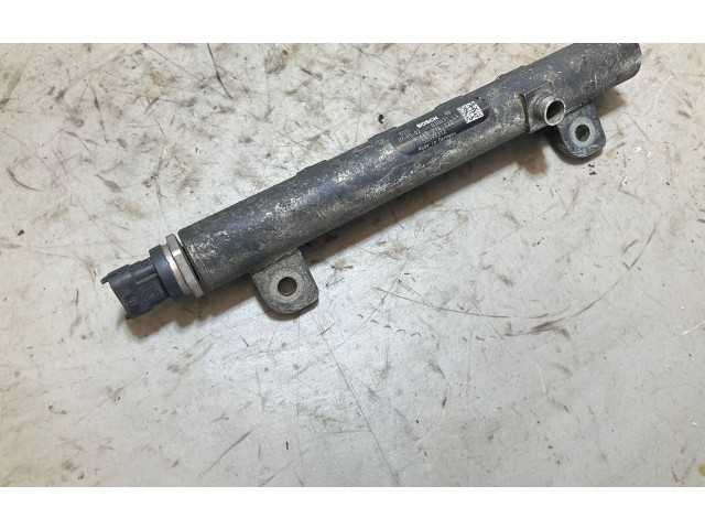 Vstřikovací lišta 55197372, 018631 Opel Zafira B