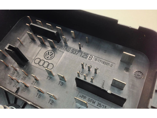 Блок предохранителей 1K0937125B Volkswagen Golf Plus