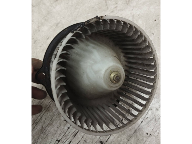Вентилятор печки       Mazda 323