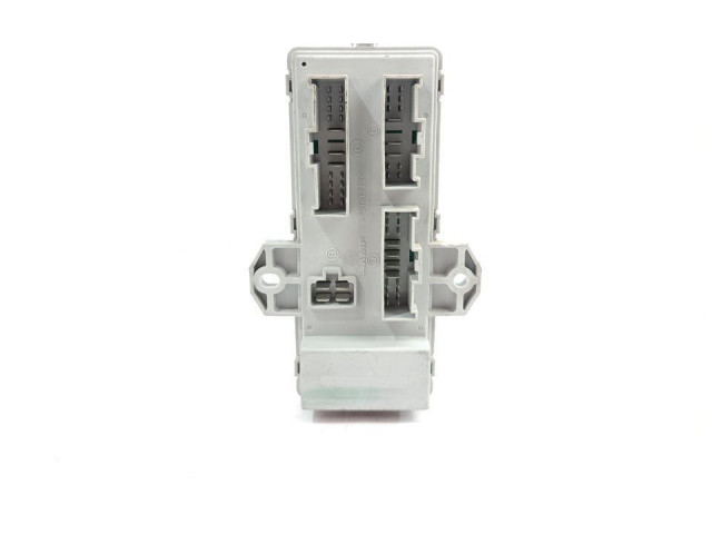 Блок предохранителей BF391171   KIA Sorento    