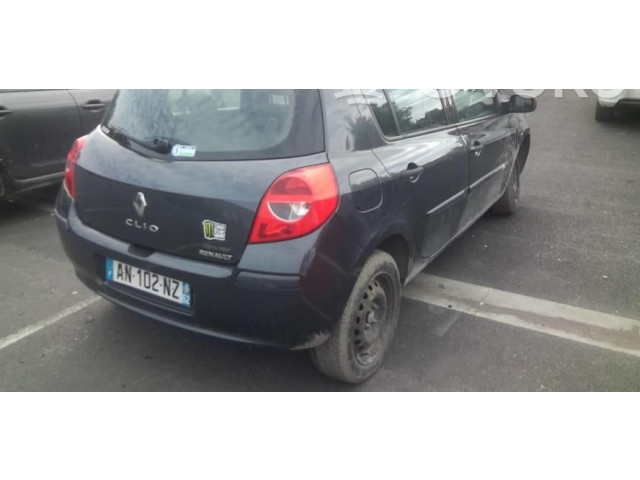 Ручка стеклоочистителей 8201590631   Renault Clio III