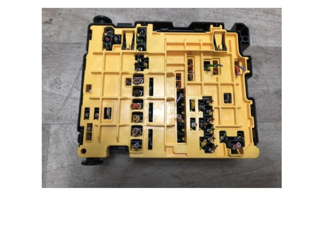 Блок предохранителей 9804681780, 9804681780 Citroen Berlingo