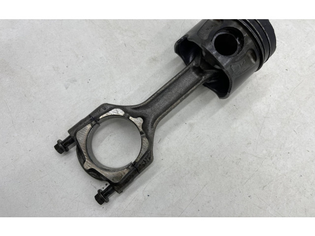  Поршень с шатуном    Saab 9-5  