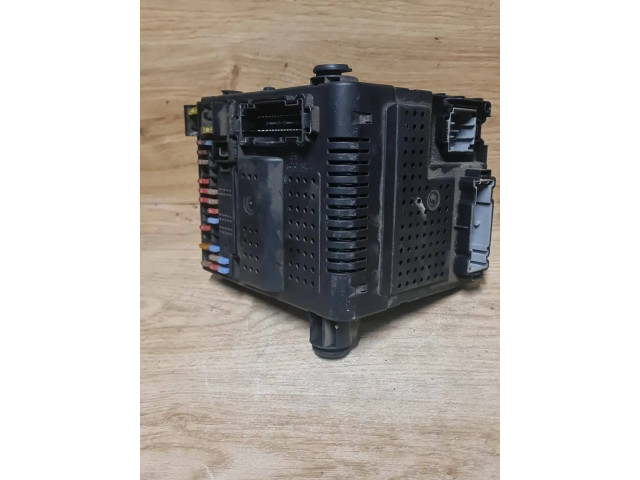 Pojistková skříňka 30728356, 12216069 Volvo S80 2005