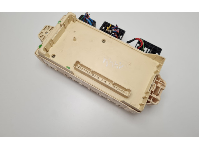   Pojistková skříňka    Mitsubishi Pajero 2001