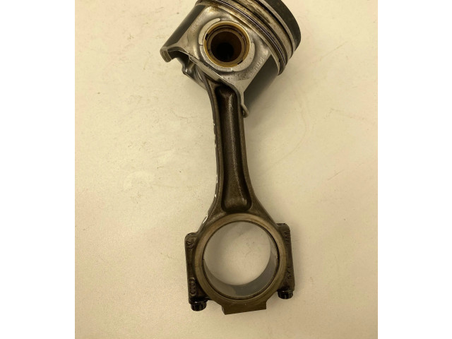  Поршень с шатуном AXD   Volkswagen Transporter - Caravelle T5  