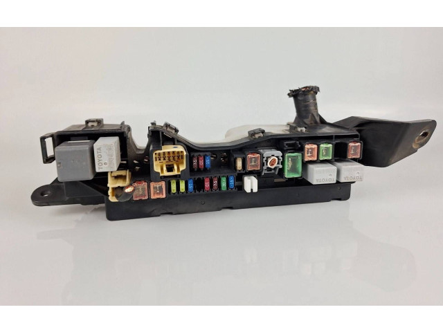 Блок предохранителей  5136YA1   Toyota Corolla Verso AR10    