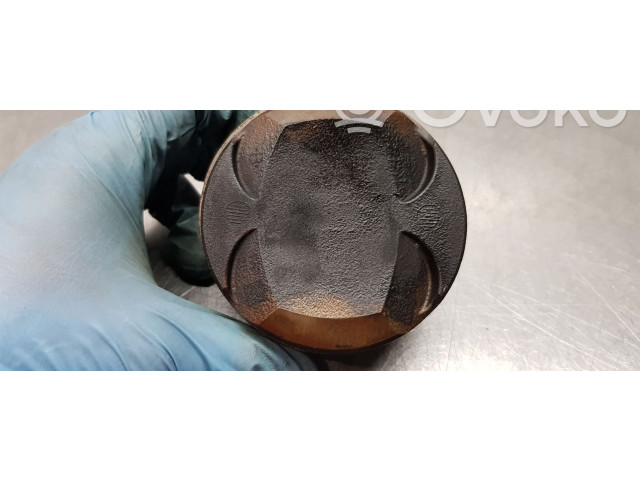 Píst 1310124050 Toyota Corolla E160 E170 M20A