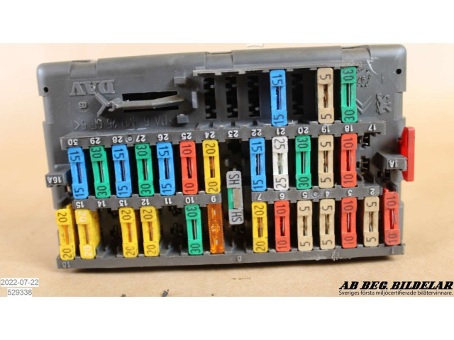Блок предохранителей 95685912 Citroen Xsara