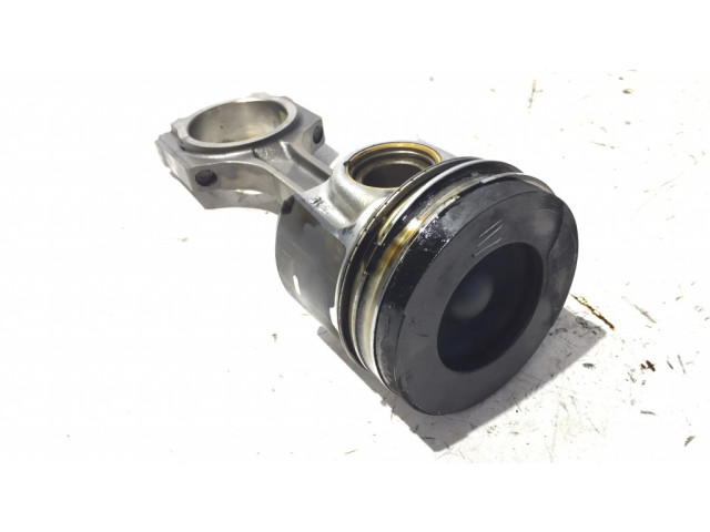 Píst GK206205BA   Ford Transit Custom  pro naftový motor 2.0  