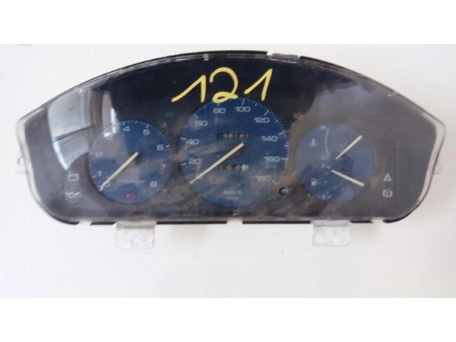 Панель приборов 769908590 Mazda 121