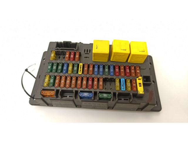 Блок предохранителей YQE103139 MG ZT - ZT-T