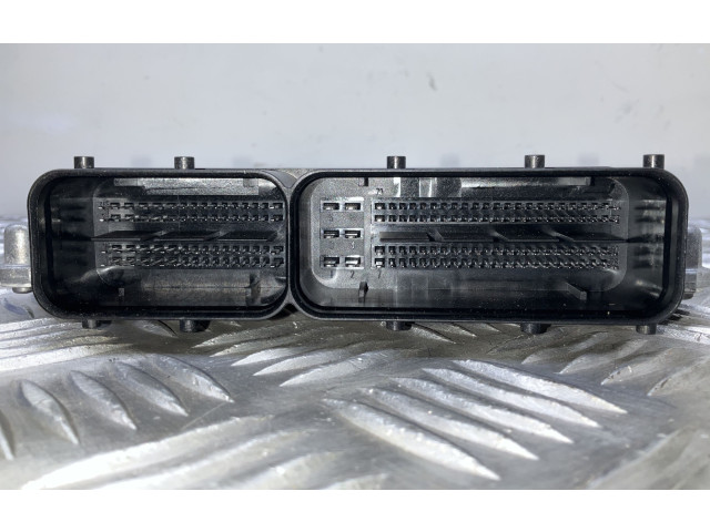 Блок управления двигателем Блок управления 04L907445B Skoda Octavia Mk3 (5E)