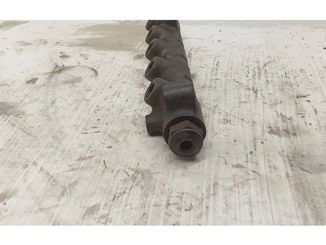 Топливная рампа Toyota Corolla Verso E121