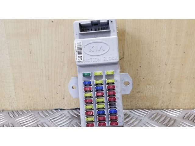 Блок предохранителей 911713E920   KIA Sorento    