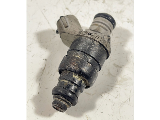 Форсунка mr988977 Mitsubishi Colt