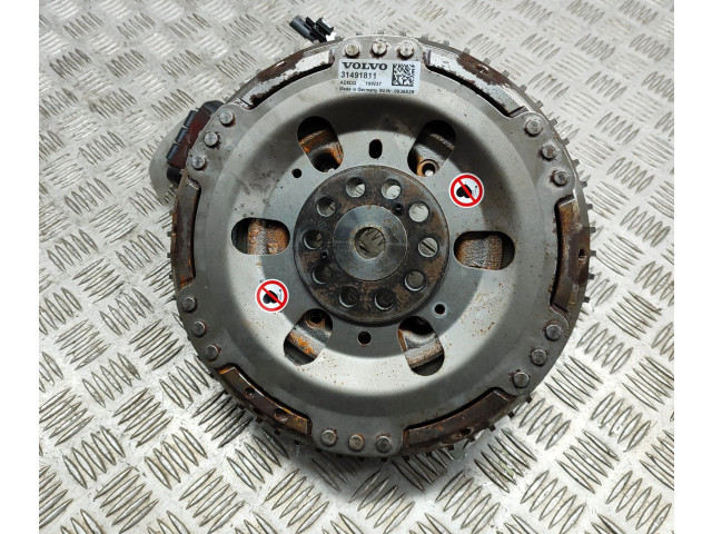 Генератор 31491811 Volvo XC40