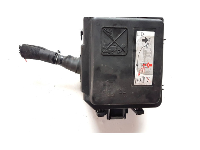 Блок предохранителей 9824510780, 9826717980 Peugeot 2008 II